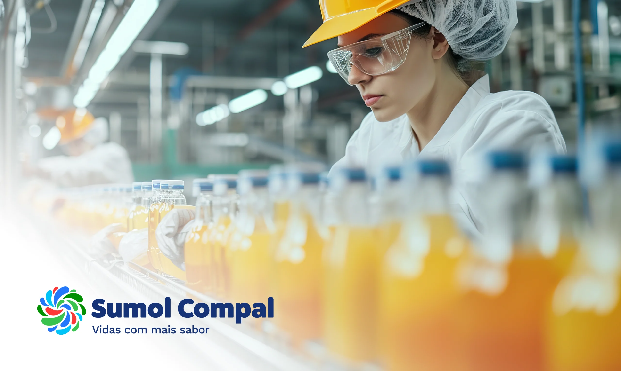 Factory worker in white uniform, hairnet, and yellow helmet on a juice production line, with Sumol Compal logo and slogan “Vidas com mais sabor” in the bottom left corner.